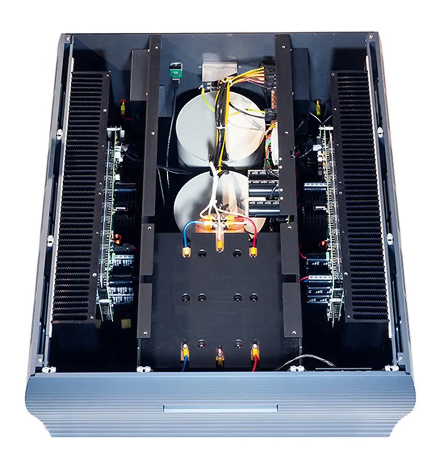 Playback Designs SPA-8 ouvert avec ses composants à l'air libre