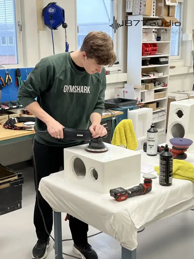 Ponçage d'une enceinte Marten