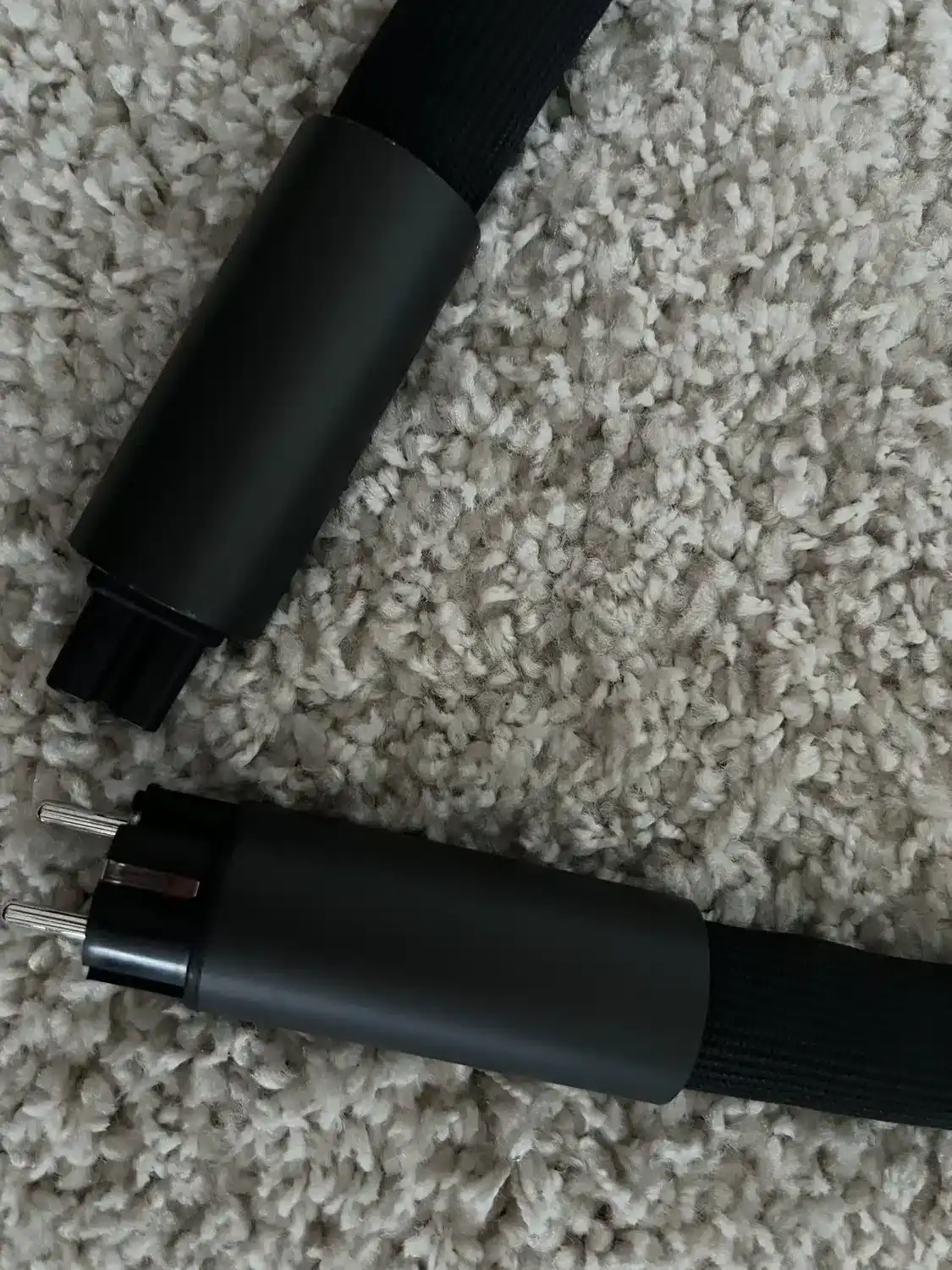 Goebel câble alimentation Lacorde Statement 150cm deux extrémités des câbles sur un tapis 2