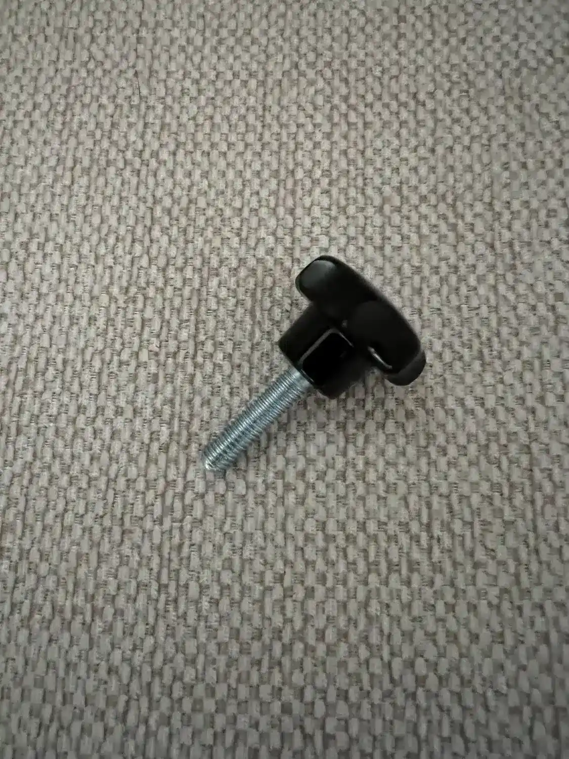 Grimm Audio LS1be vis de fixation entre les pieds et les coffres