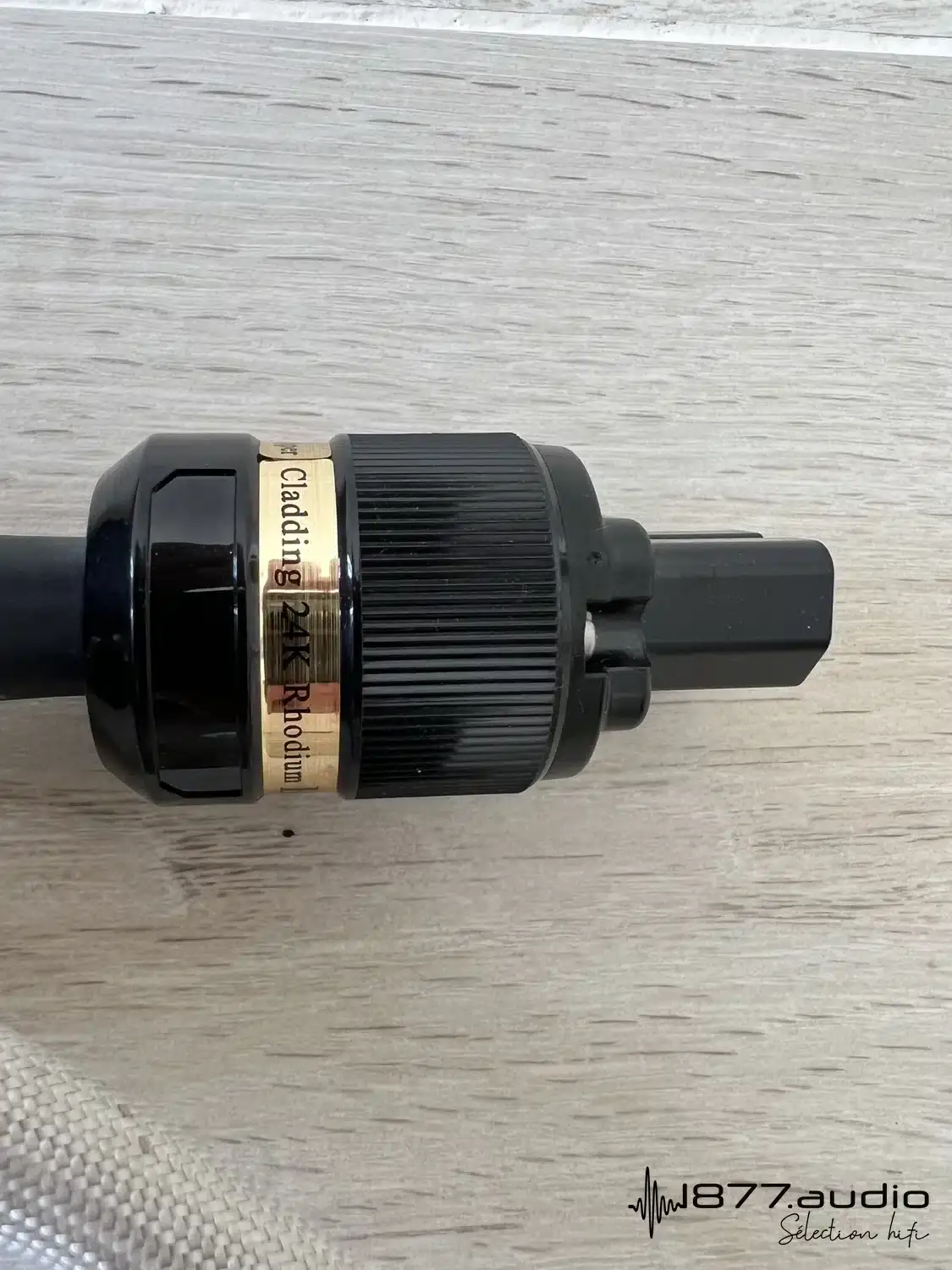 Legato câble alimentation Referenza Superior 160cm zoom sur connecteur côté appareil