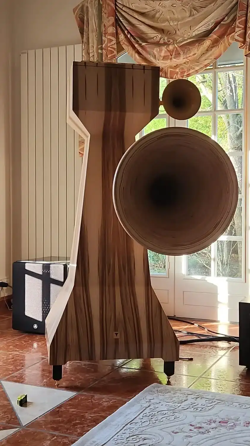 Tune Audio Anima enceinte gauche zoom