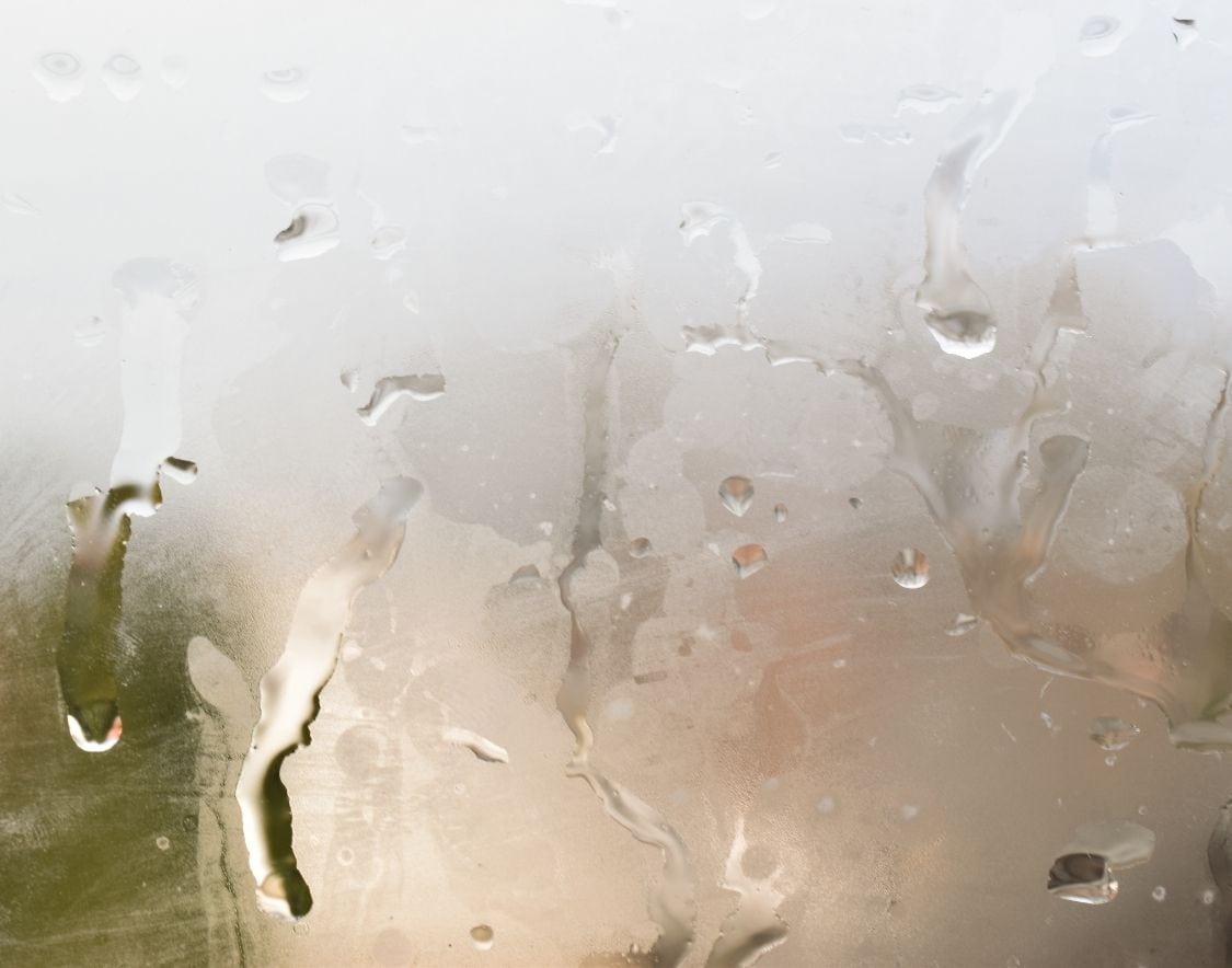 what causes foggy windows