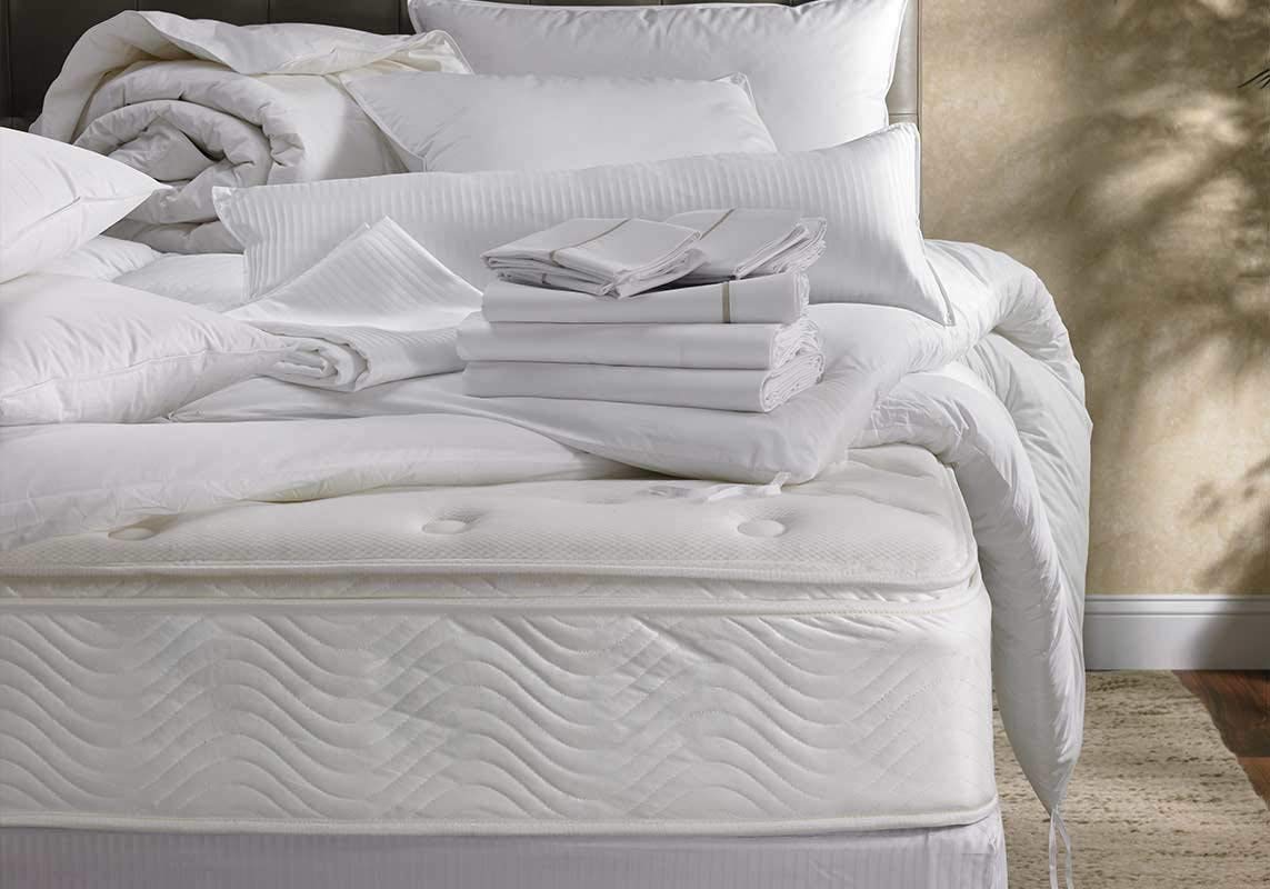 Westin Hotel Ultra Luxe Bed & Bedding Set