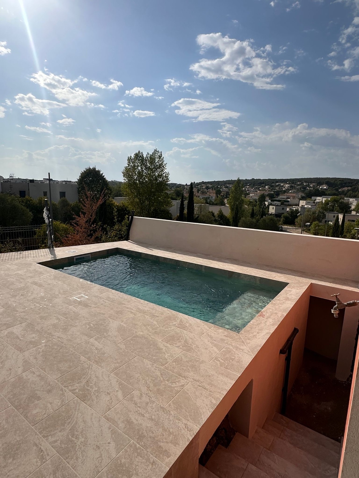 piscine neuve encastrée