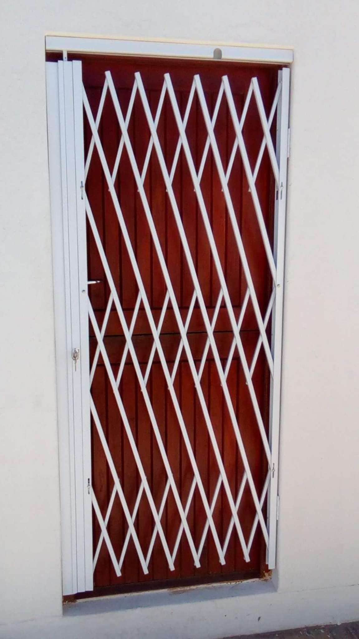 folding gate