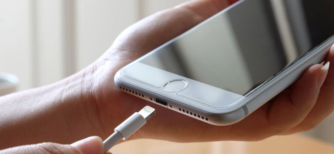 Wondering How Much to Repair iPhone Charging Port ?  Fast and Reliable Lightning Port Replacement. Charging Port Fix while you wait. Convenient Location.