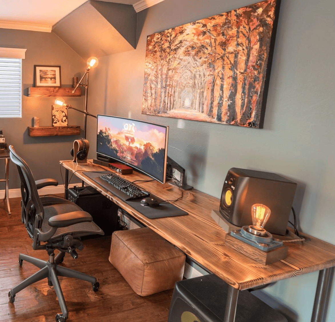 Dekorasi kamar gaming kayu
