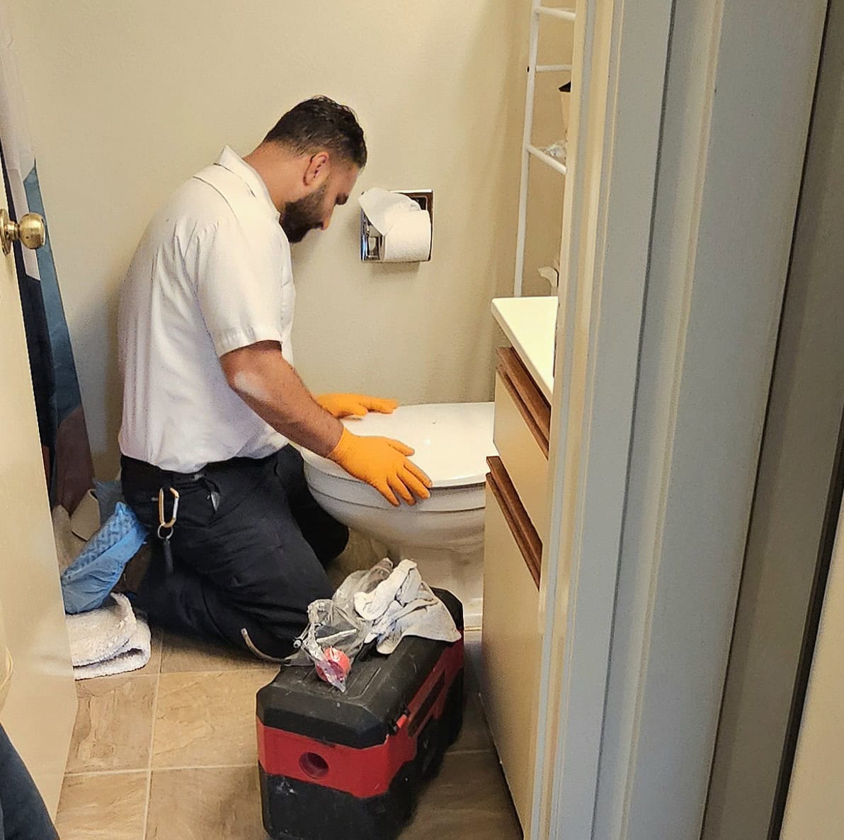 20250424_110332 Sherman Oaks Plumber Fixes Toilet