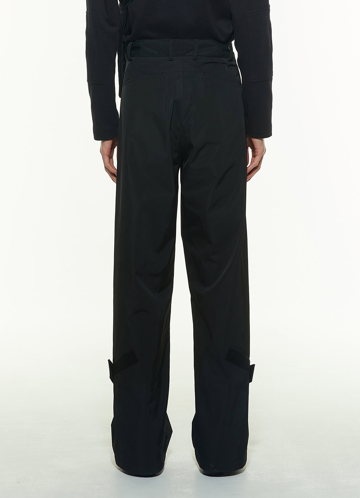 ラバーロゴ入りナイロンワイドパンツ - ブラック｜SHOOP Clothing