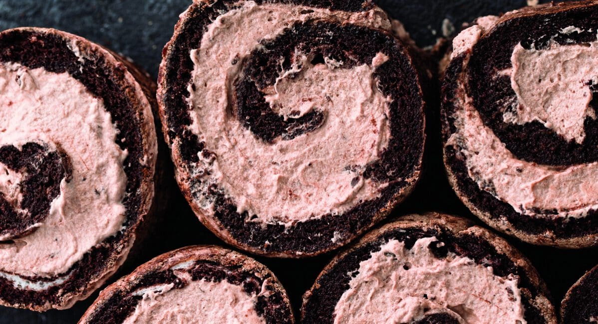 Recipe: Chocolate Angel Food Cake Roll by Sabine Venier