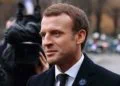 Emmanuel Macron en Egypte et en Jordanie, les dirigeants tchèque et autrichien en Israël. Plusieurs dirigeants européens sont en mission diplomatique au Moyen-Orient. L'objectif est de tenter d’empêcher une escalade militaire du conflit dans la bande de Gaza. Emmanuel Macron a prôné l'apaisement et affirme que "l'idée des deux Etats, Israël et Palestine, n'est pas caduque." Macron au Caire : la France va envoyer un navire militaire pour "soutenir" les hôpitaux de Gaza La France va envoyer un navire de la Marine nationale en Méditerranée orientale pour "soutenir les hôpitaux" de Gaza, a annoncé mercredi 25 octobre le président Emmanuel Macron au Caire, ajoutant qu'un avion chargé de matériel médical arriverait aussi jeudi en Egypte. Macron propose une "coalition contre le Hamas" : "Ce qui peut surprendre, c'est qu'une telle initiative vienne de la France" ﻿ Après une première étape mardi en Israël, où il a présenté les condoléances d'un "pays ami, éploré devant l'acte terroriste le plus terrible de votre Histoire", Emmanuel Macron s’est rendu en Jordanie puis en Egypte ce mercredi 25 octobre. A travers cette tournée diplomatique, le président français souhaite notamment relancer le "processus de paix" pour la création d'un Etat palestinien. L'analyse de Beligh Nabli, professeur des universités en droit public.