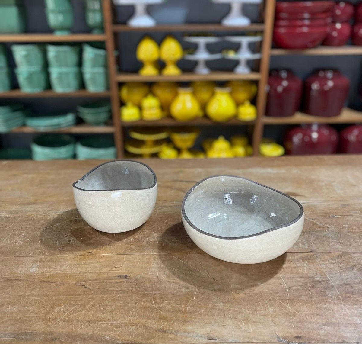BOWL BORDA IRREGULAR CERÂMICA BEGE