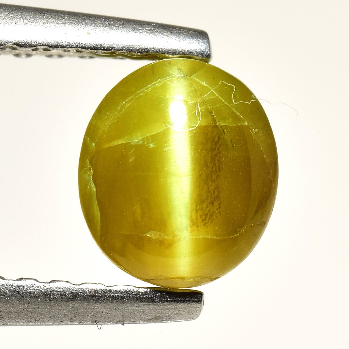 Honey chrysoberyl catseye by Gemsmakers