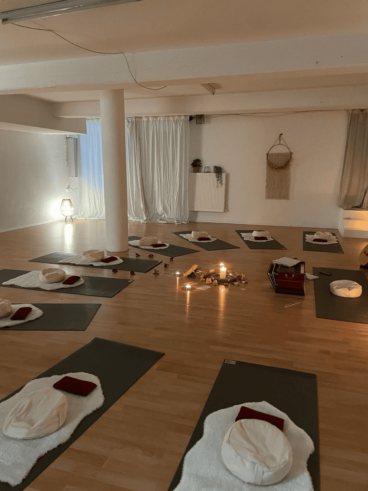 Moya_Studio_2 Rückbildungskurs in Mainz. Yoga-Studio Gruppenraum.