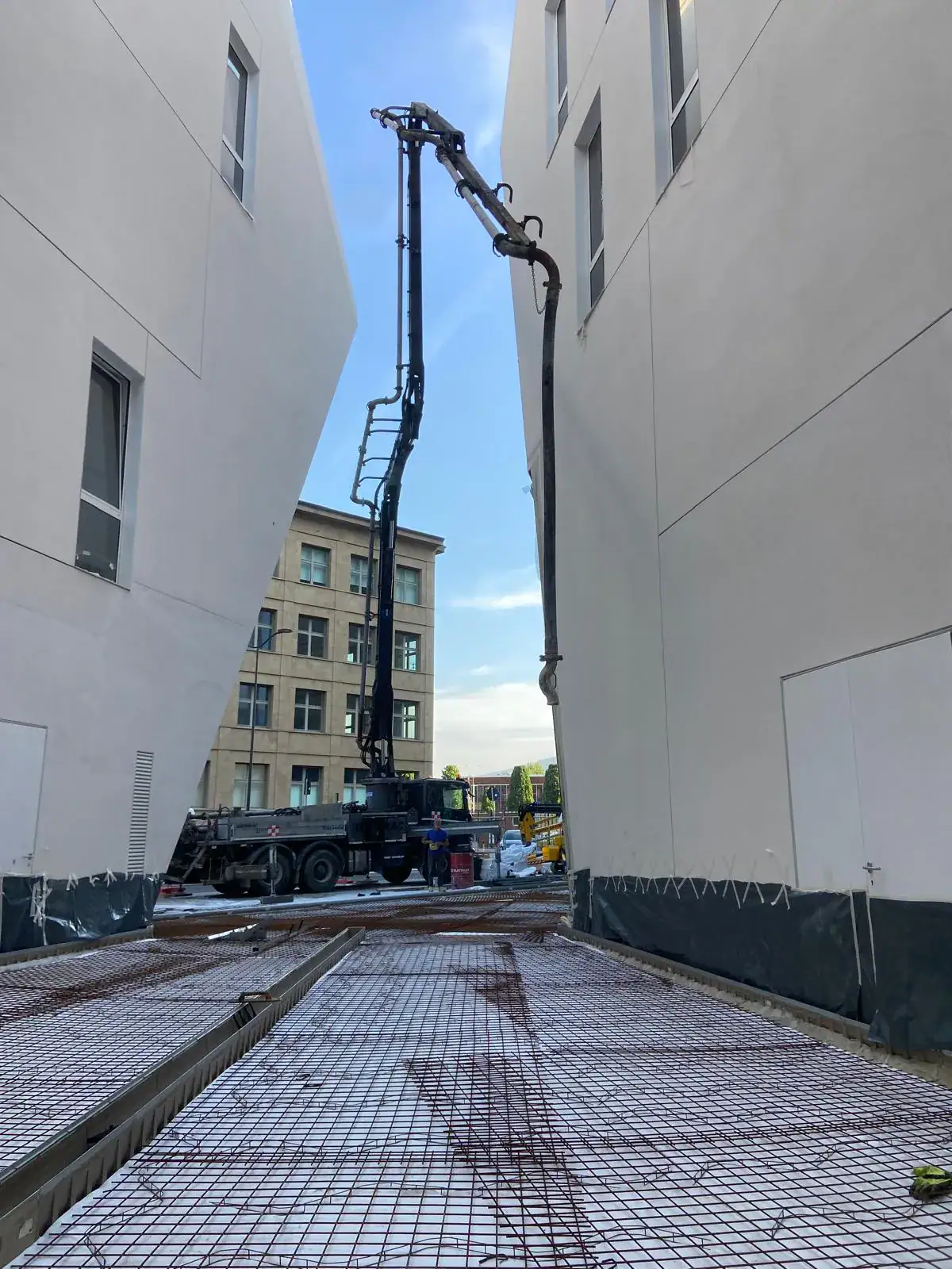 Nuova sede Findomestic a Firenze: Pavimenti in Calcestruzzo Staggiati per il successivo rivestimento con PRIMA GROUND® – Calcestruzzo architettonico in sasso lavato a vista