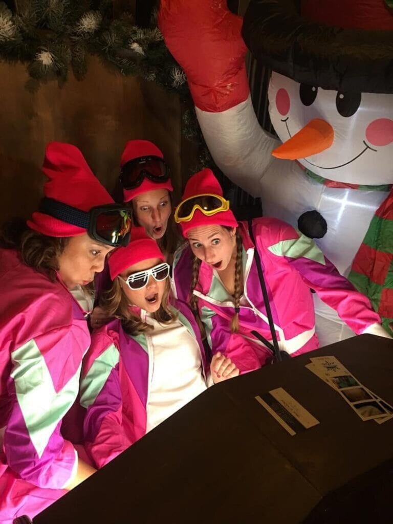 Skipakken bij de sneeuwpop