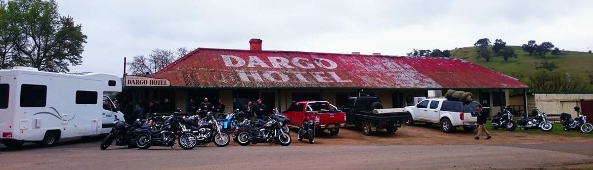 The Dargo Hotel was really going off, Motor Bike club, campervan and 4 wheel drives.