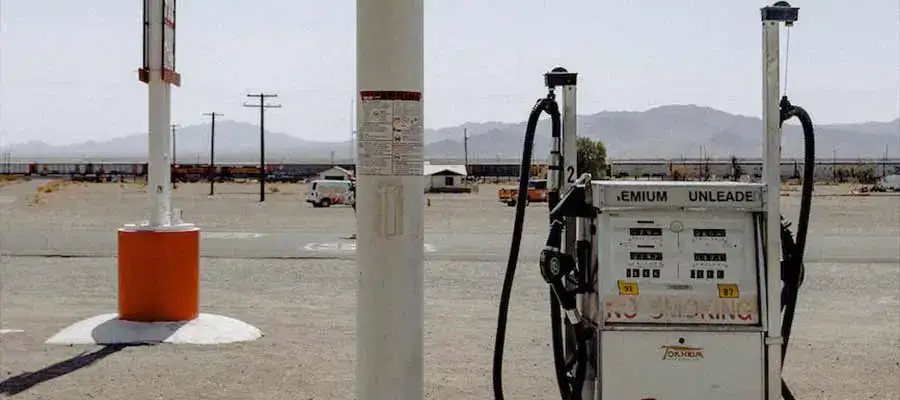 fill gas tank