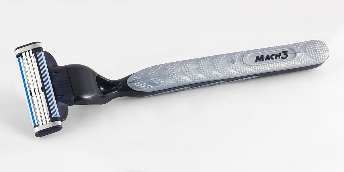 1200px-Gillette_Mach3_razor_from_Indonesia,_2015-08-03.jpg