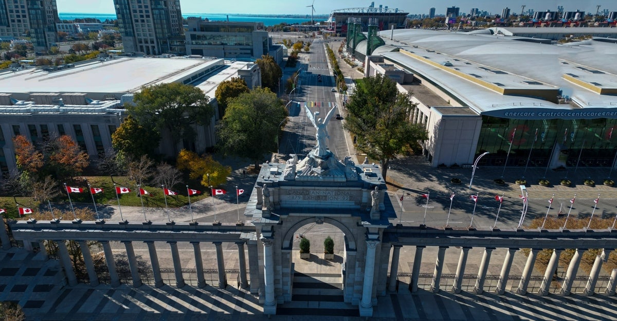 Exhibition Place signs the Sustainable Tourism 2030 Pledge