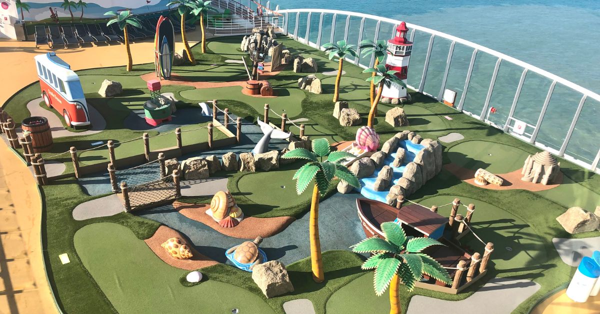 mini golf on Oasis of the Seas