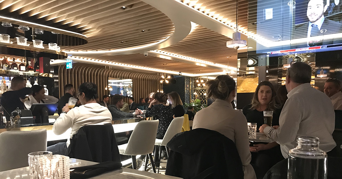Drake opened Pick 6IX Toronto restaurant last night with few VIPS and medias (Photos)