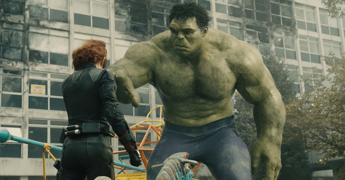 Hulk smashing the internet with the help of his friends the Avengers ( Avengers: Infinity War trailer )