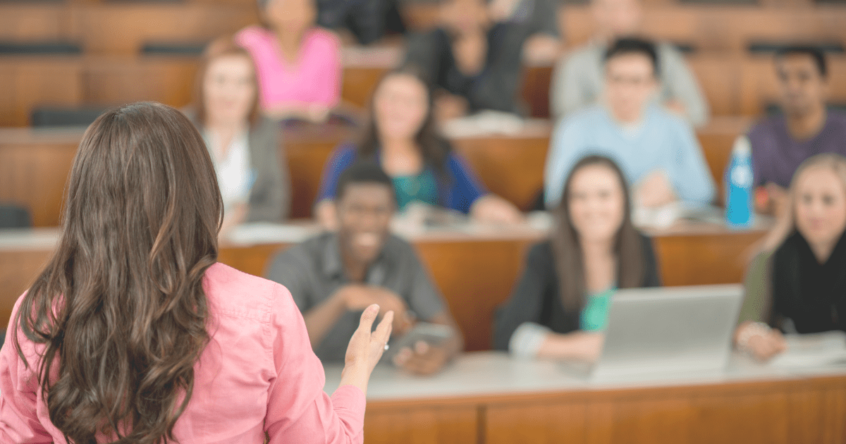 You are currently viewing How Do College Classes Work?