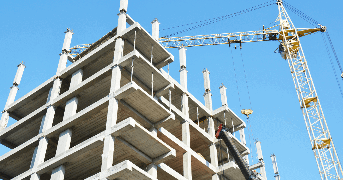 新築マンション発売戸数が前年同月比50%減少！首都圏では建設されるマンションの種類が変わる