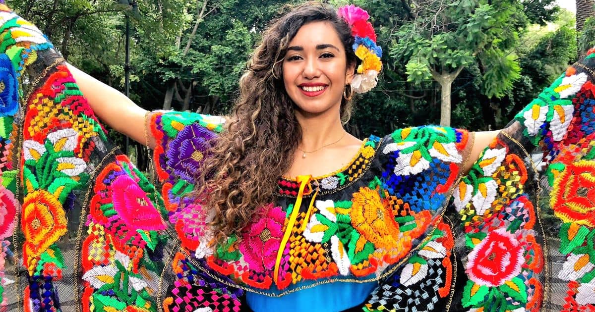 woman in traditional dress in oaxaca mexico