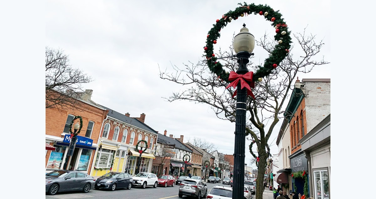 Major Ontario retailers are asking the government to lift restrictions