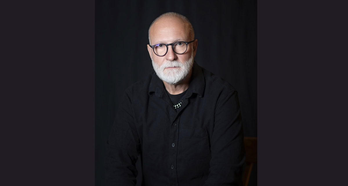 Legendary alt-rock song-crafter Bob Mould set to release new album HERE WE GO GRAZY