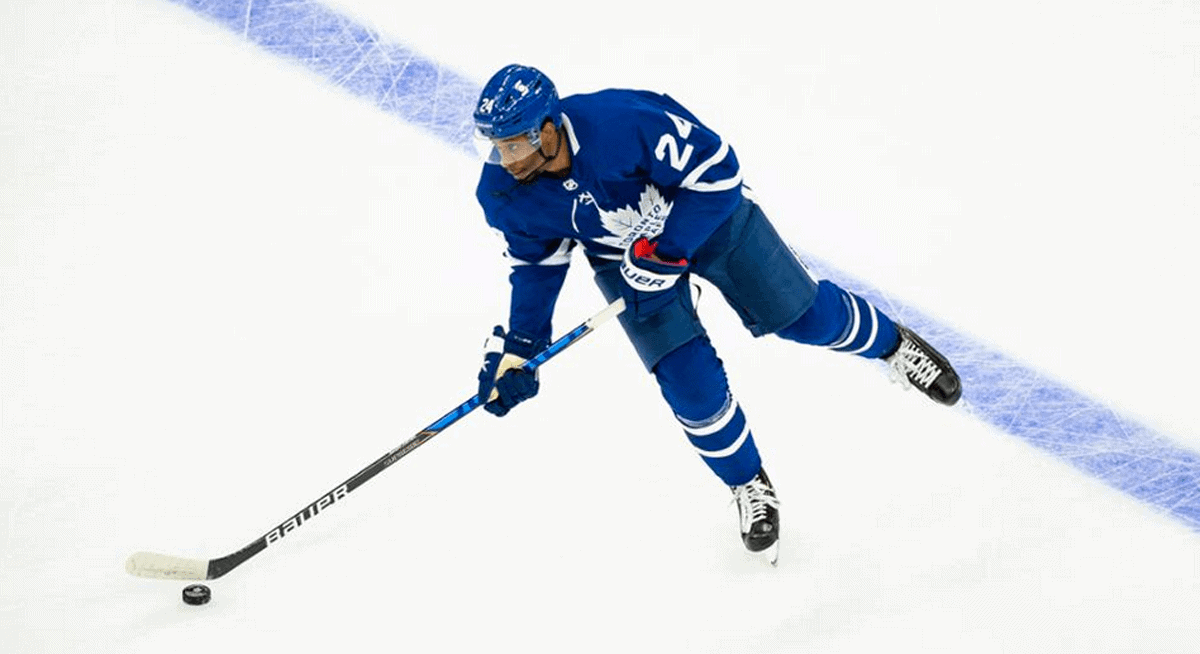 Maple Leafs sign Wayne Simmonds to 2-year contract extension