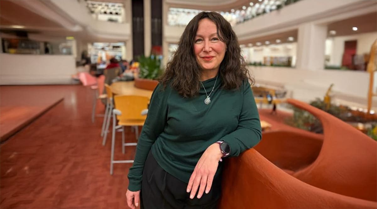 A Toronto Writer Is Walking to All 100 Toronto Libraries in 10 Days to Honour Her Late Mother