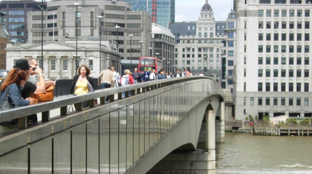 Two people killed and several injured by terrorist on London Bridge