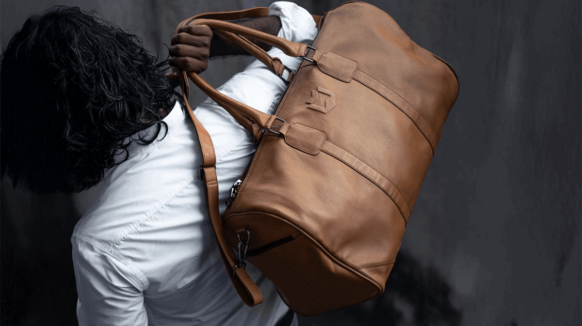 How to Choose the Right Leather Bag for Holiday Travel