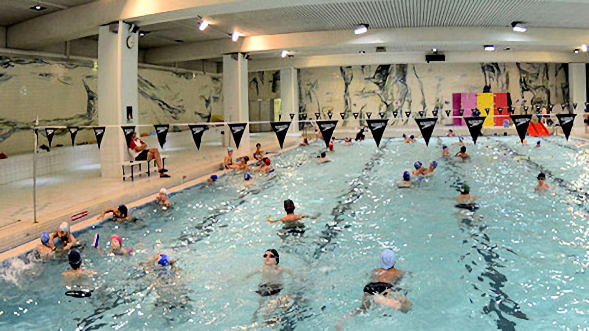Simhallen i Centre Olympique de Courbevoie