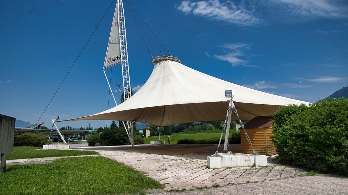 kanopi membrane, puncak, arsitektur modern