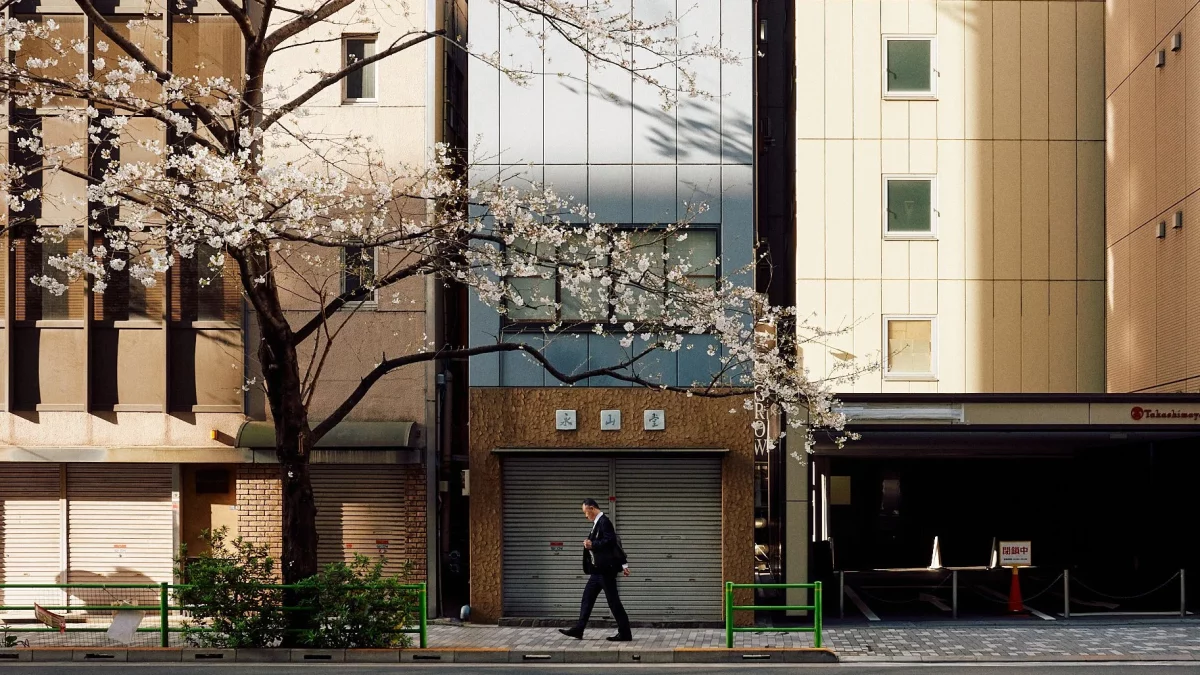 oras industrial, ilustrand nevoia de pauza, reglare emotionala pentru a combate depresia si anxietatea