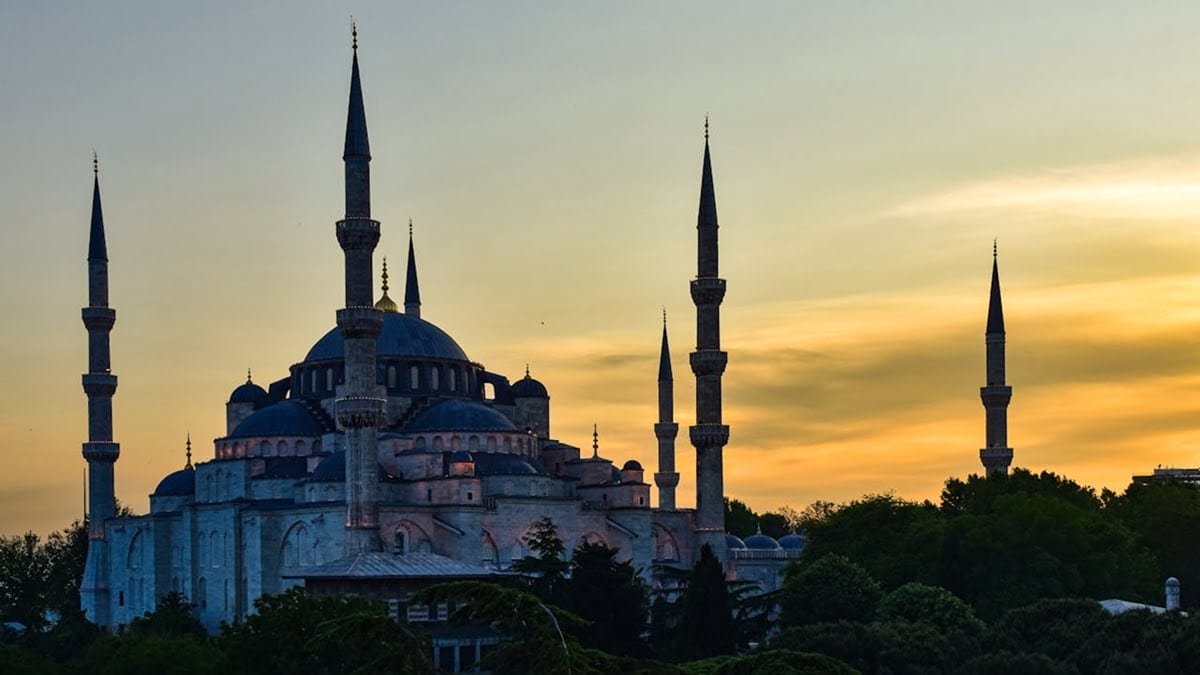 Ezanın Arapça-Türkçe Okunuşu ve Anlamı