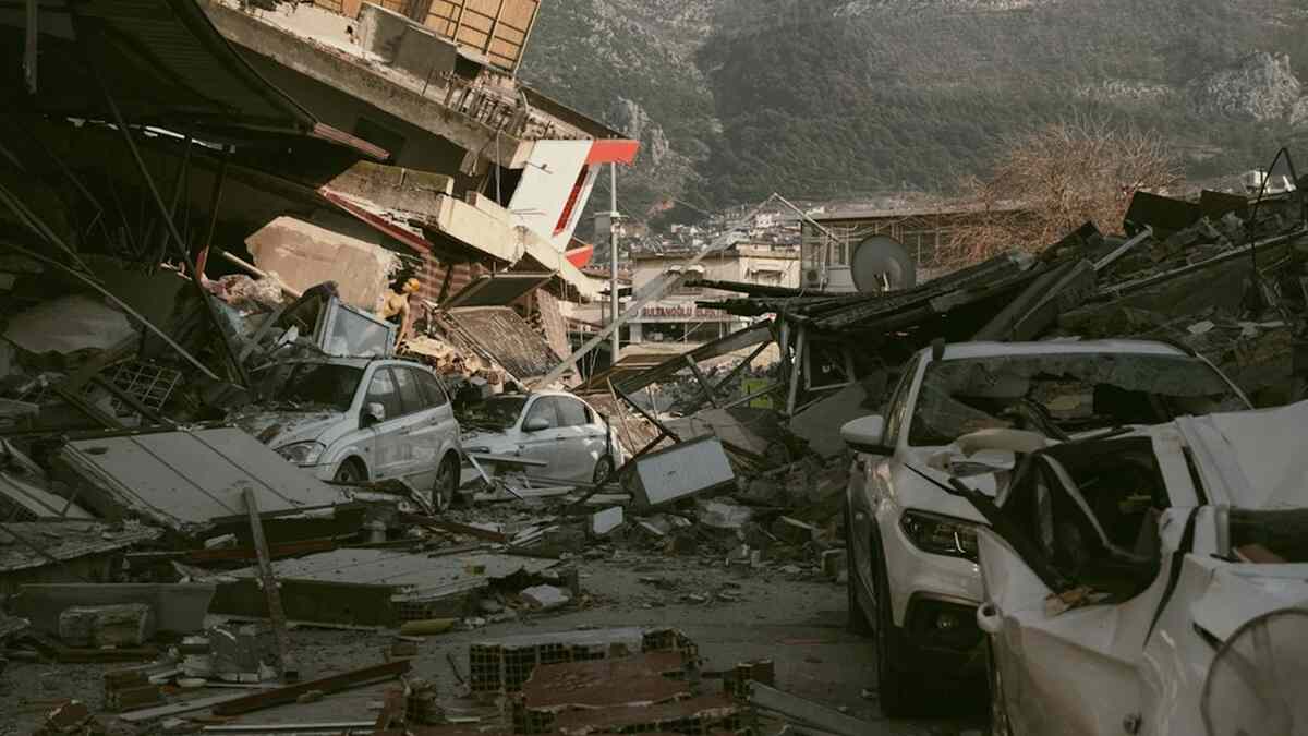 Deprem Nedir, Nasıl Oluşur; Sebepleri Neler?