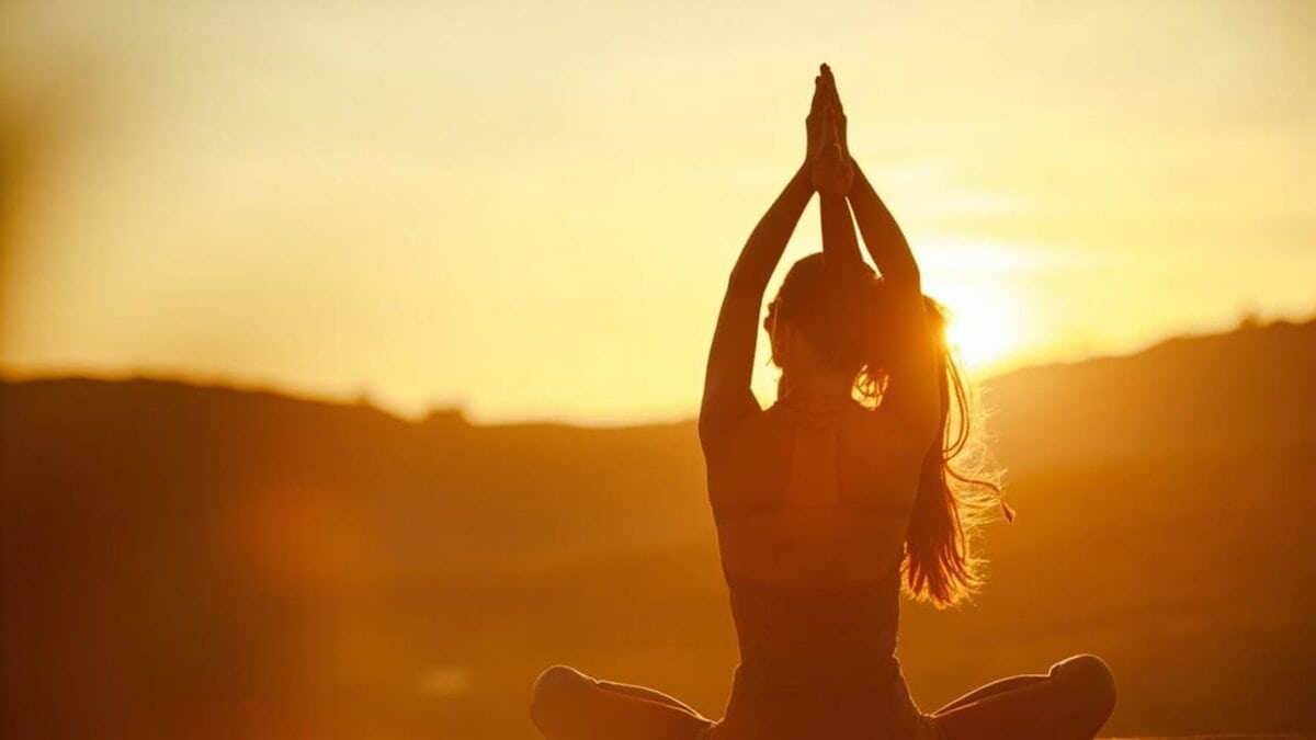 reasons why you should practice yoga and lose weight image 2 reasons why you should practice yoga and lose weight - illustration 2