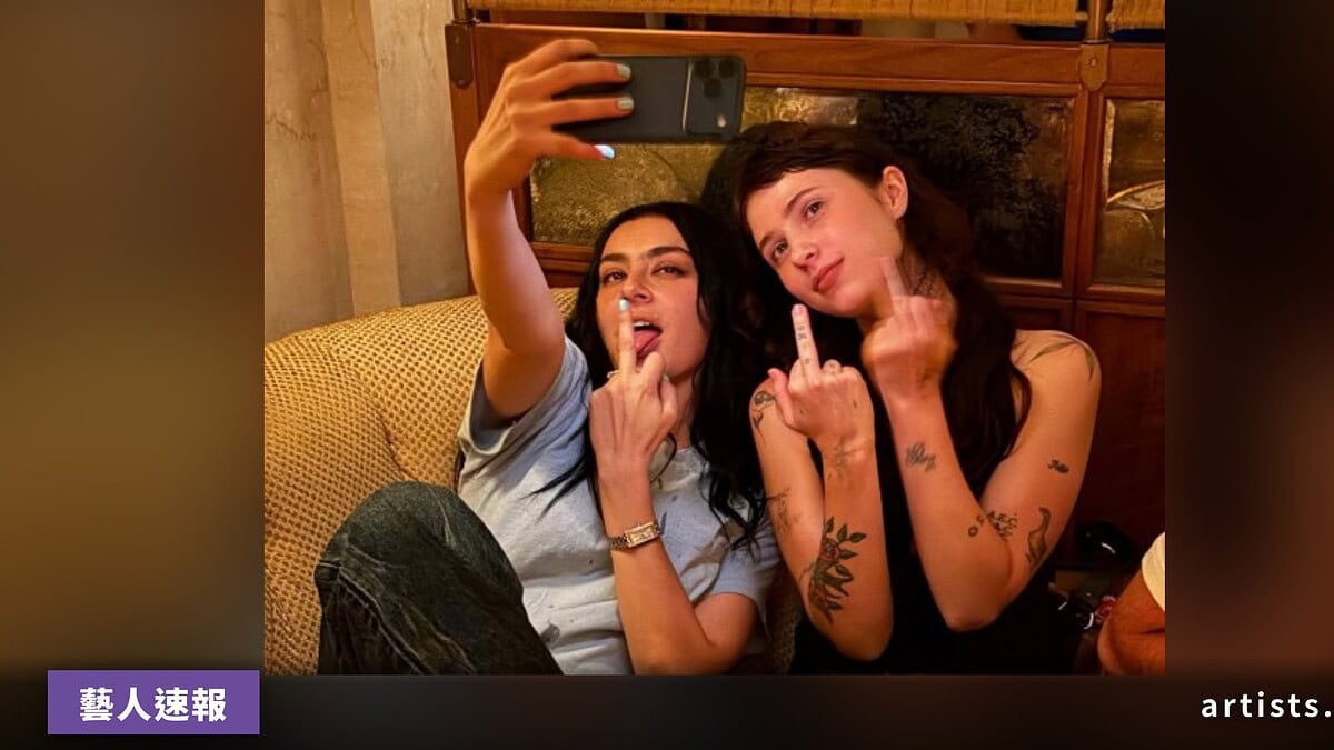 Charli XCX 驚喜登台布魯克林,Clairo、Underscores、Kim Petras 同台助陣
