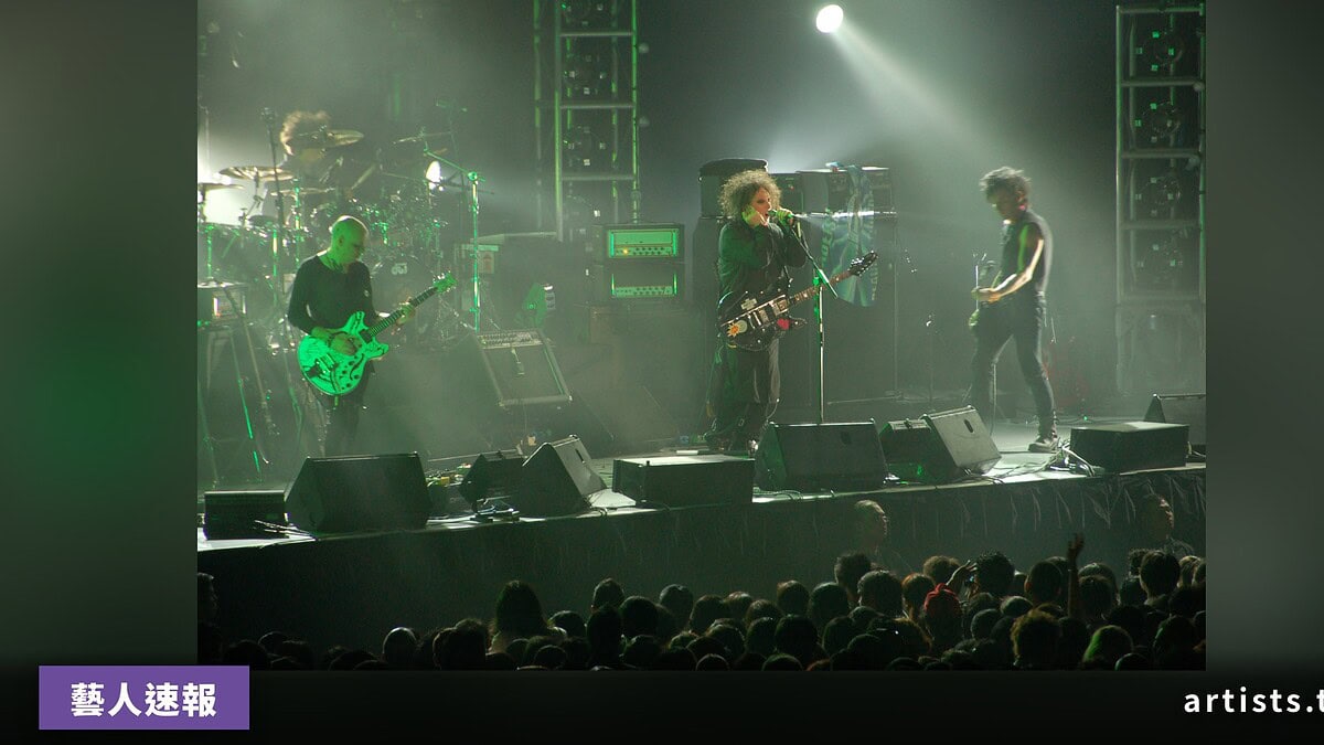 The Cure 貝斯手 Simon Gallup 因病缺陣，其子 Eden Gallup 緊急代打柏林三連場