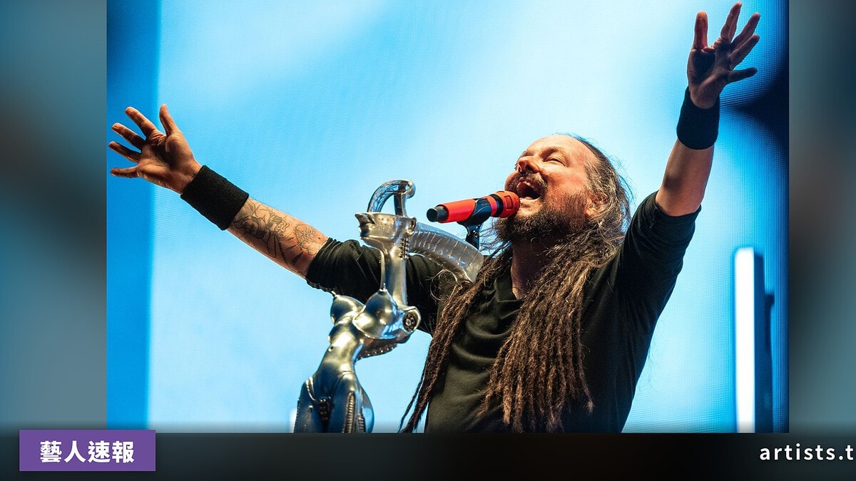 Korn 主唱 Jonathan Davis 與 Brittany Parisi 成婚，婚禮與 Taylor Swift 同日舉行