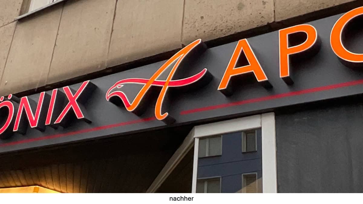 Modernes Logo der Phönix Apotheke in Düsseldorf