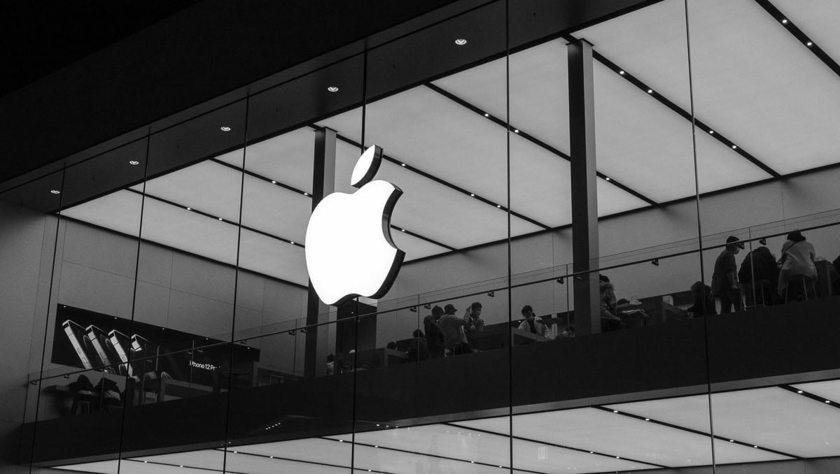 Apple Revealed as the World’s First Trillion Dollar Brand