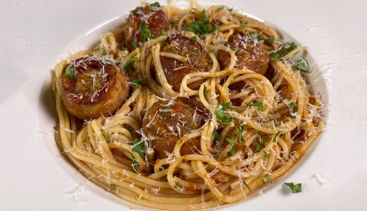 Chef Schulz’s mouthwatering Spaghetti alla Marinara with Bacon Wrapped Meatballs