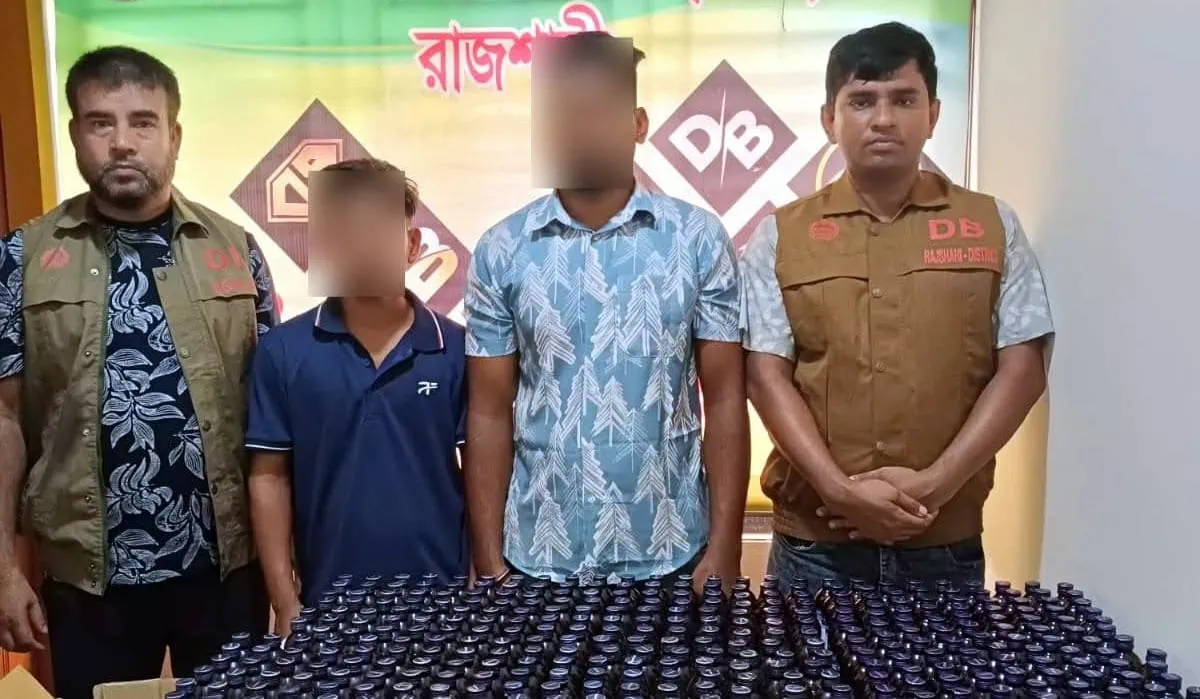 রাজশাহী জেলা গোয়েন্দা পুলিশের অভিযানে অবৈধ মাদকদ্রব্য ৪৫০ বোতল ESkuf এবং একটি প্রাইভেটকার উদ্ধারসহ ০২ জন গ্রেফতার –